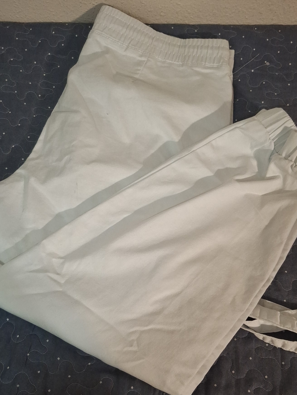 VIP White Elastic Waist Cargo Joggers Pants size 15/16 NWT